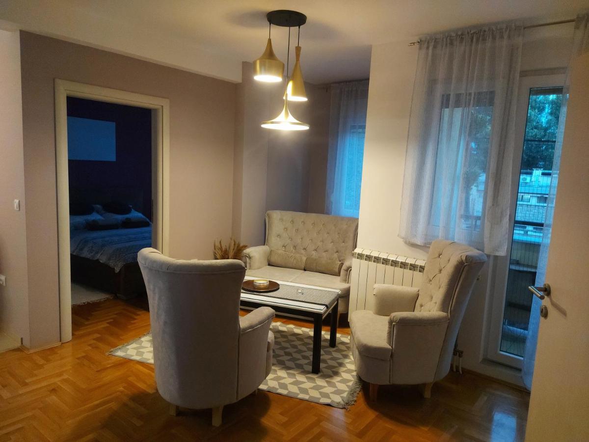 River Lux سريمسكا ميتروفيكا المظهر الخارجي الصورة