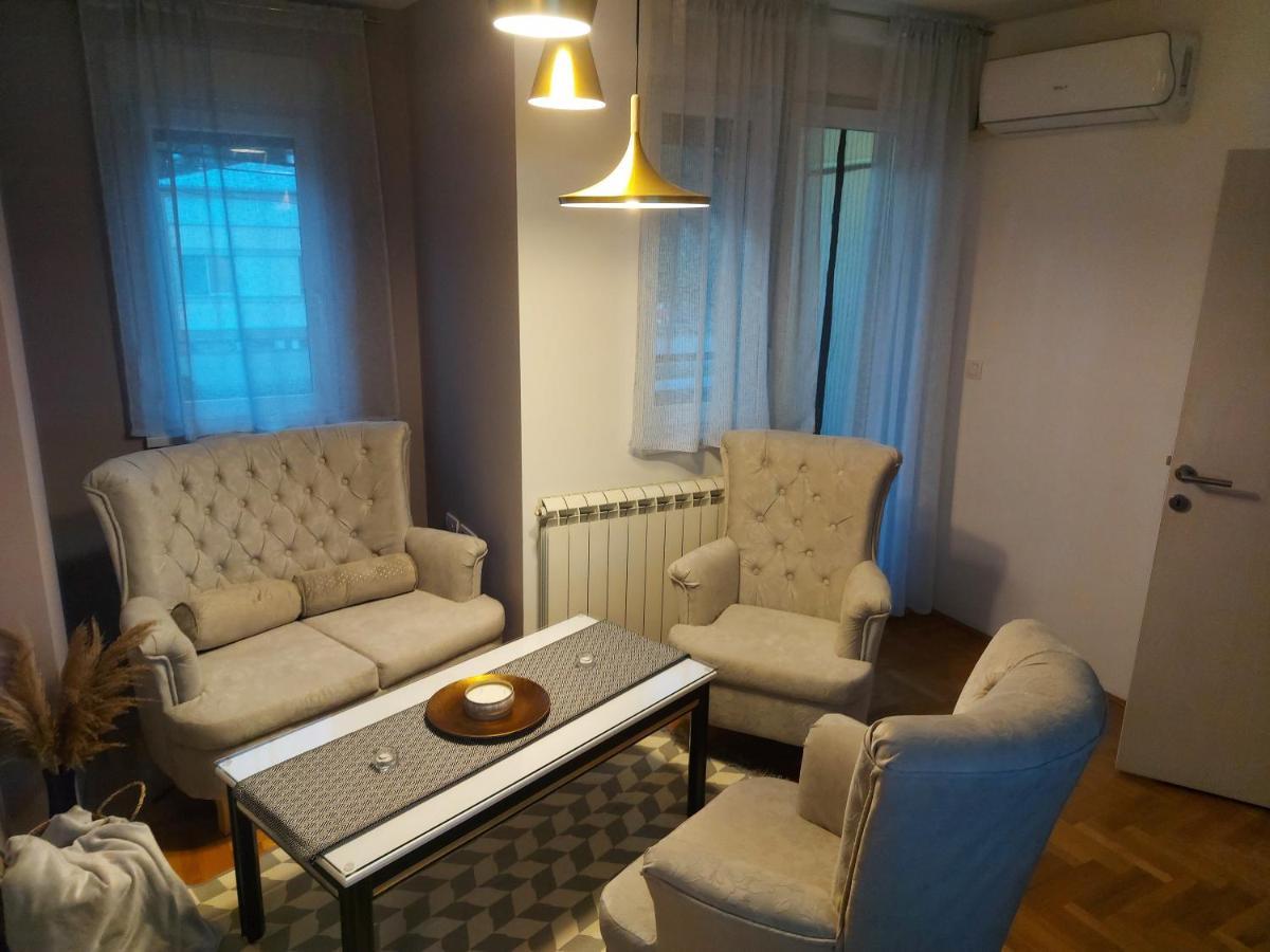 River Lux سريمسكا ميتروفيكا المظهر الخارجي الصورة